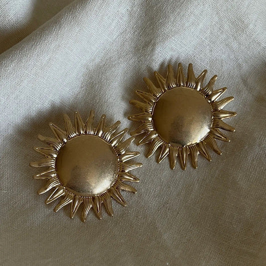 Gold Rengi Güneş Figürlü Kadın Küpe
