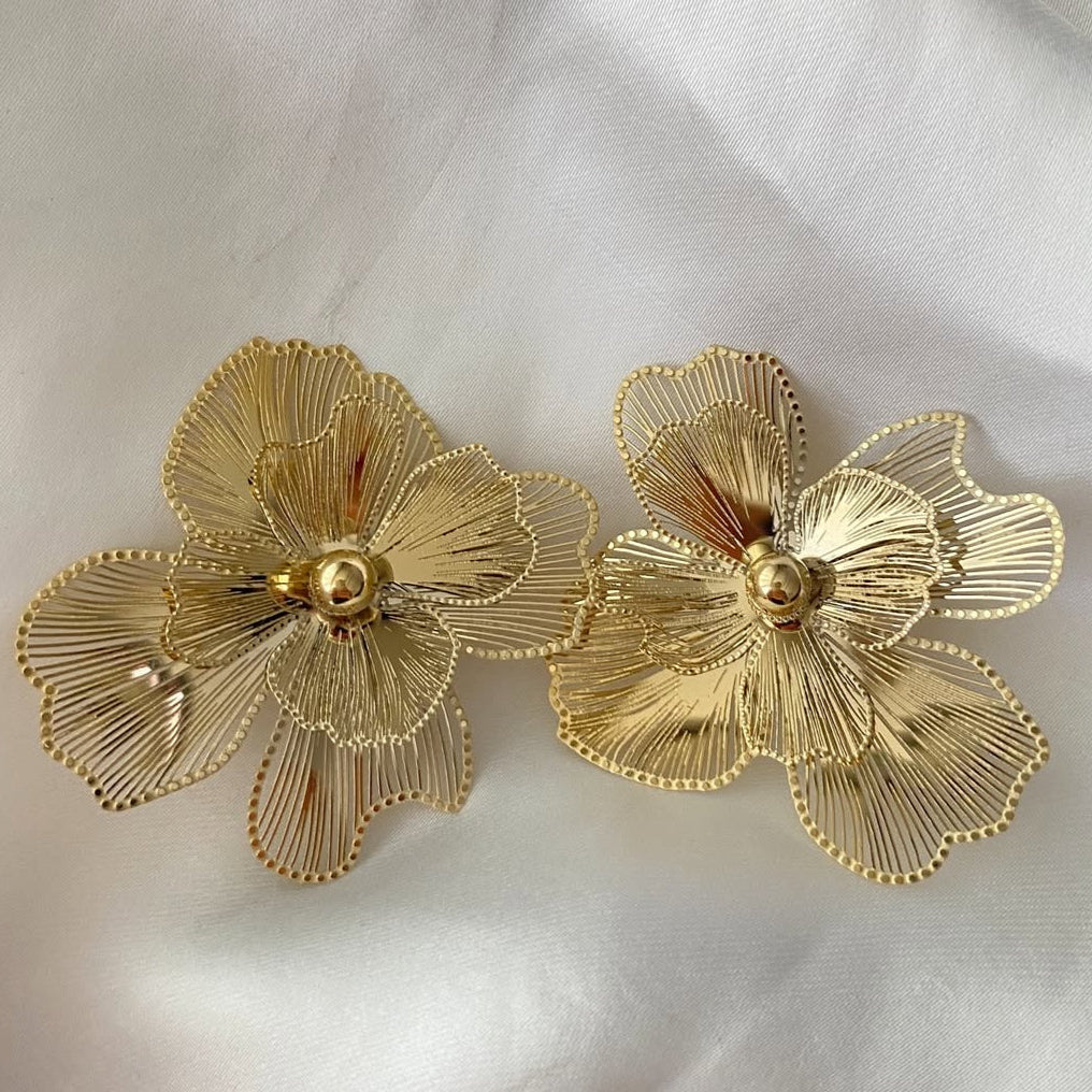 Gold Çiçek Küpe