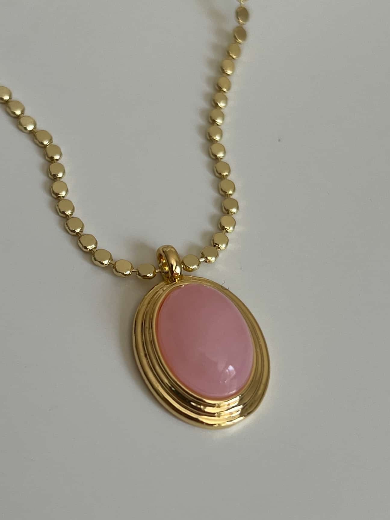 Gold Sıralı Yuvarlak Zincirli Pembe Mineli Kolye