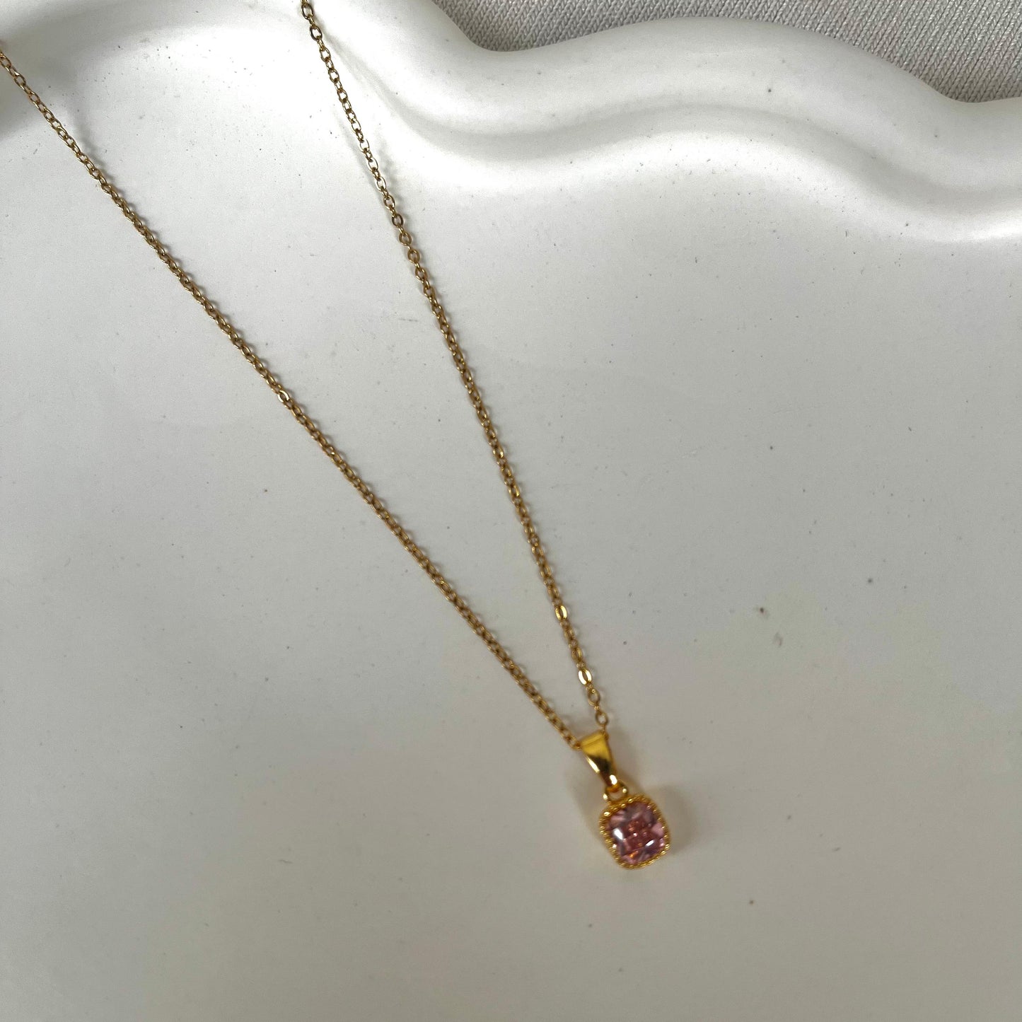 ASC Zarif Pembe Taşlı Gold Kolye