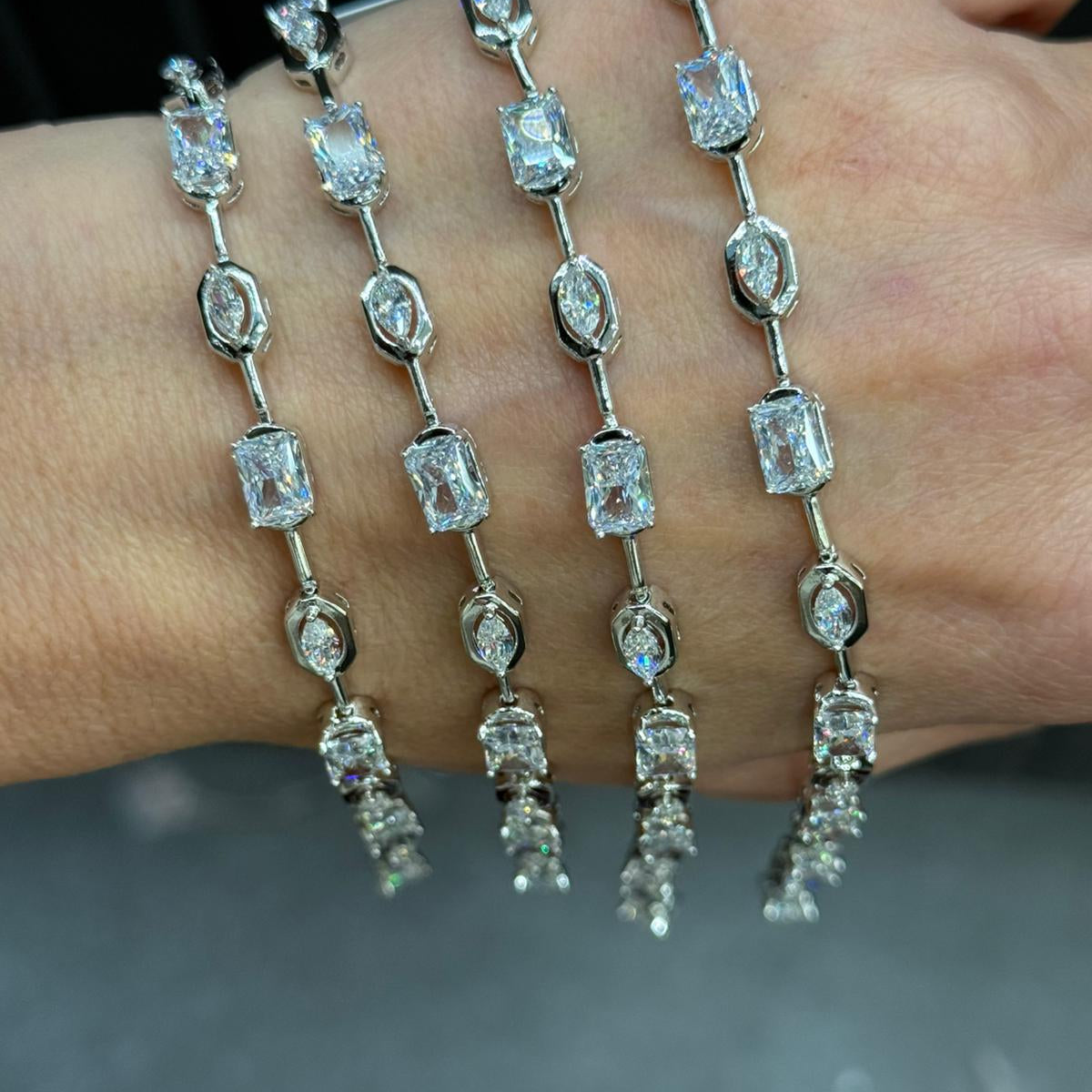 Baget ve Oval Taşlı Silver Bileklik