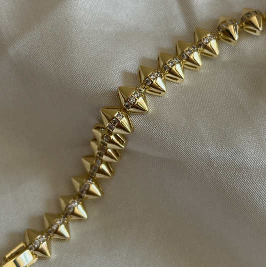 Gold Rengi Zirkon Taş Detaylı Çivi Model Kadın Bileklik