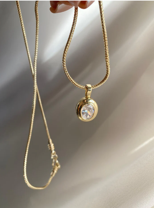 Beyaz Taşlı Gold Kolye