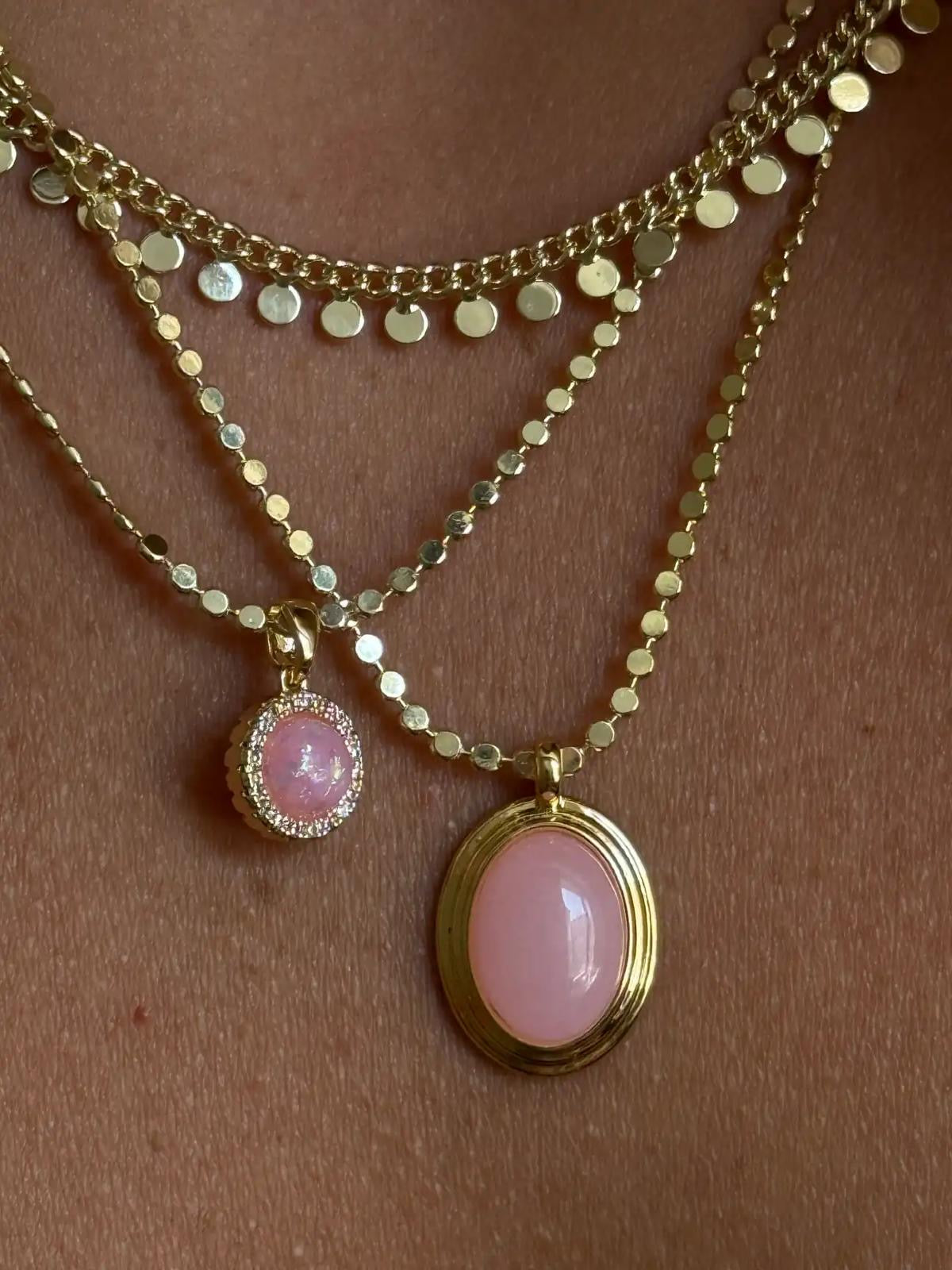 Gold Sıralı Yuvarlak Zincirli Minik Pembe Mineli Etrafı Taşlı  Kolye