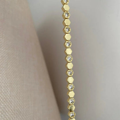 Petek Sıra Taşlı Gold Bileklik