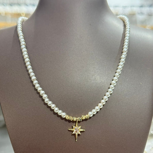 Sıralı İnci ve Taşlı Kuzey Yıldızı Sallantılı Kolye