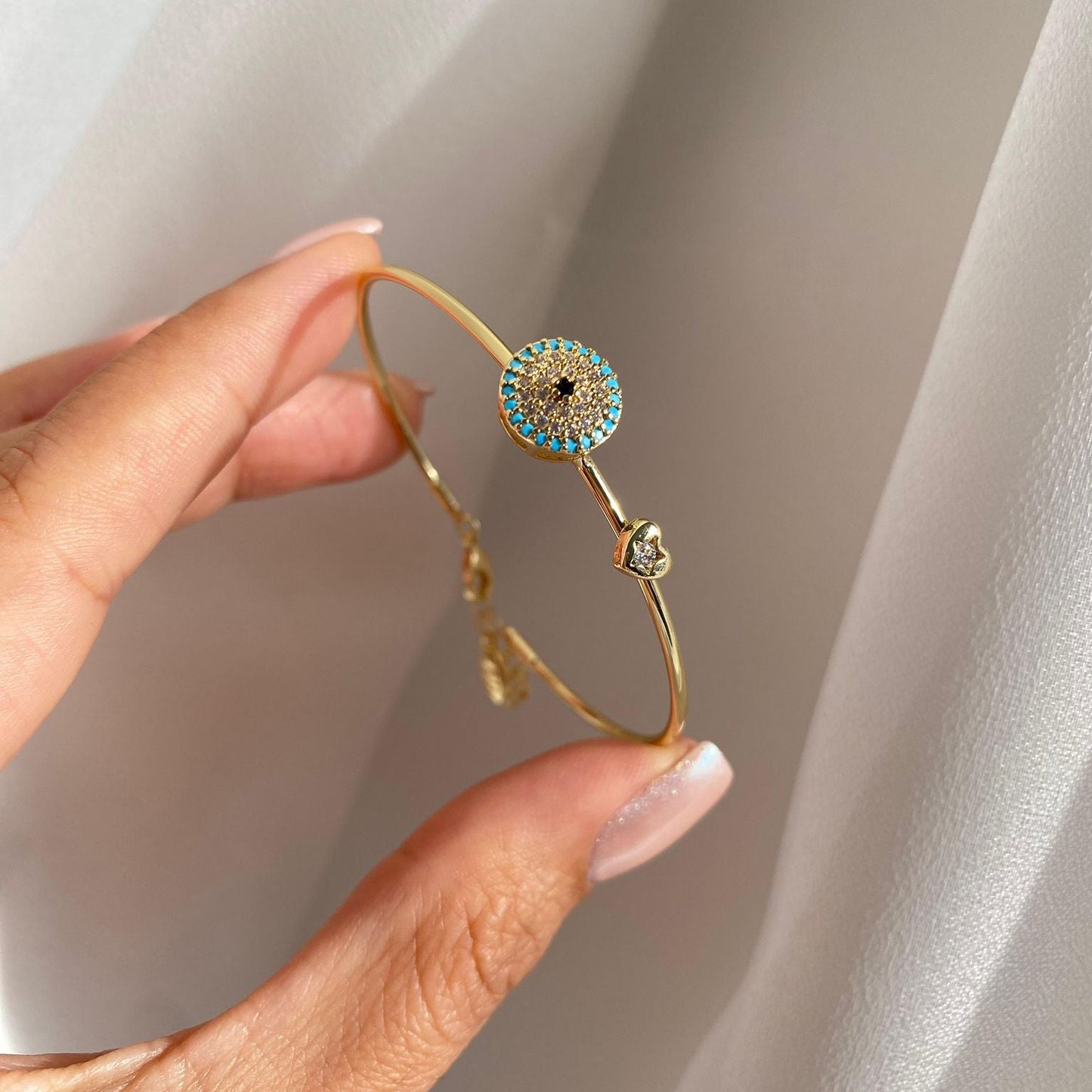 Nazar İnce Kelepçe