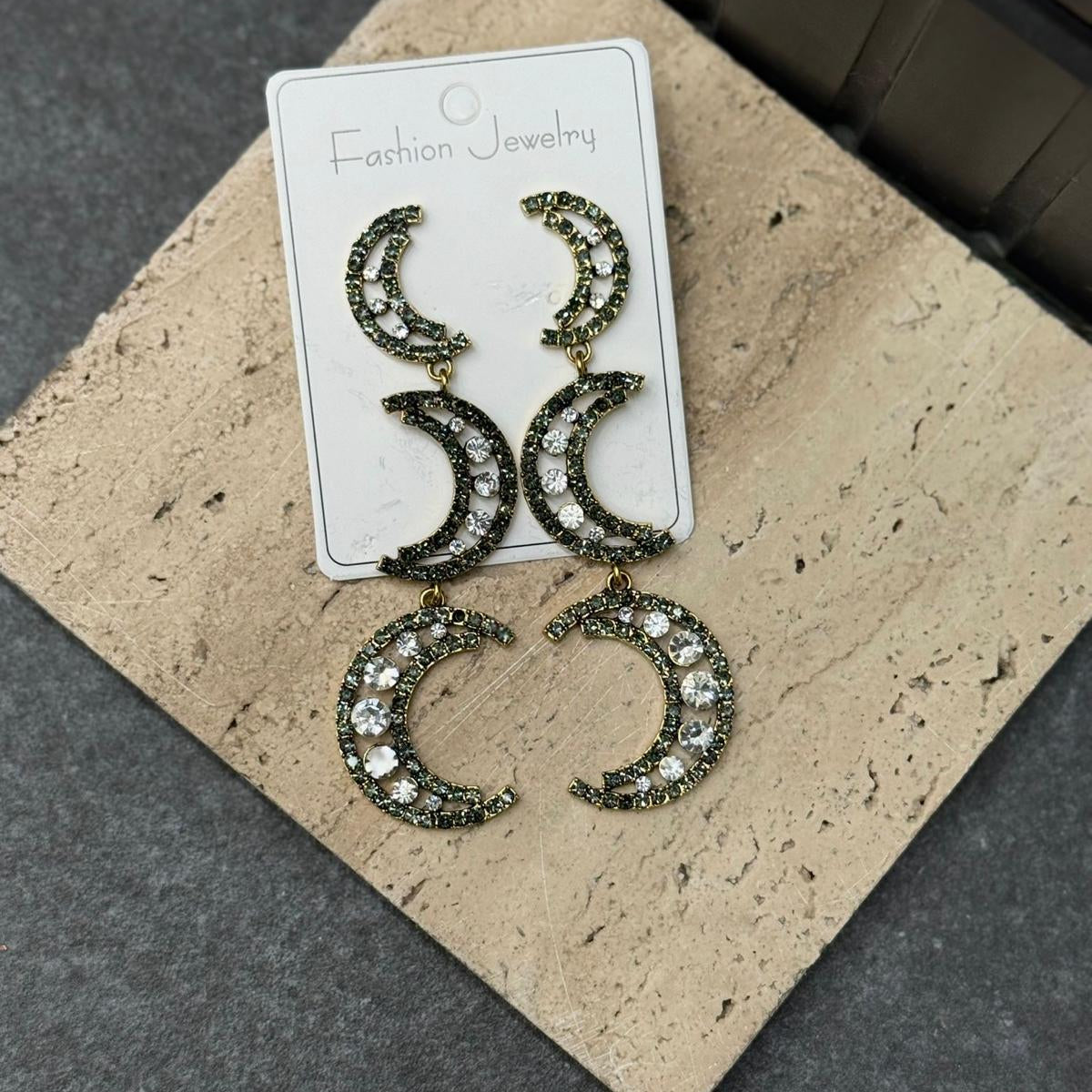 Marka Parlak Ay Küpe