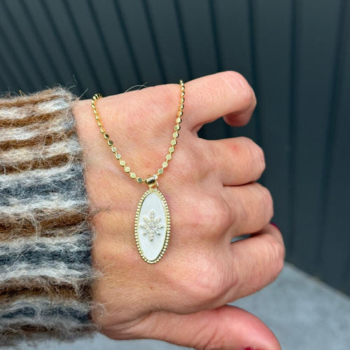 Ezme Zincirli Oval Madalyon Kolye